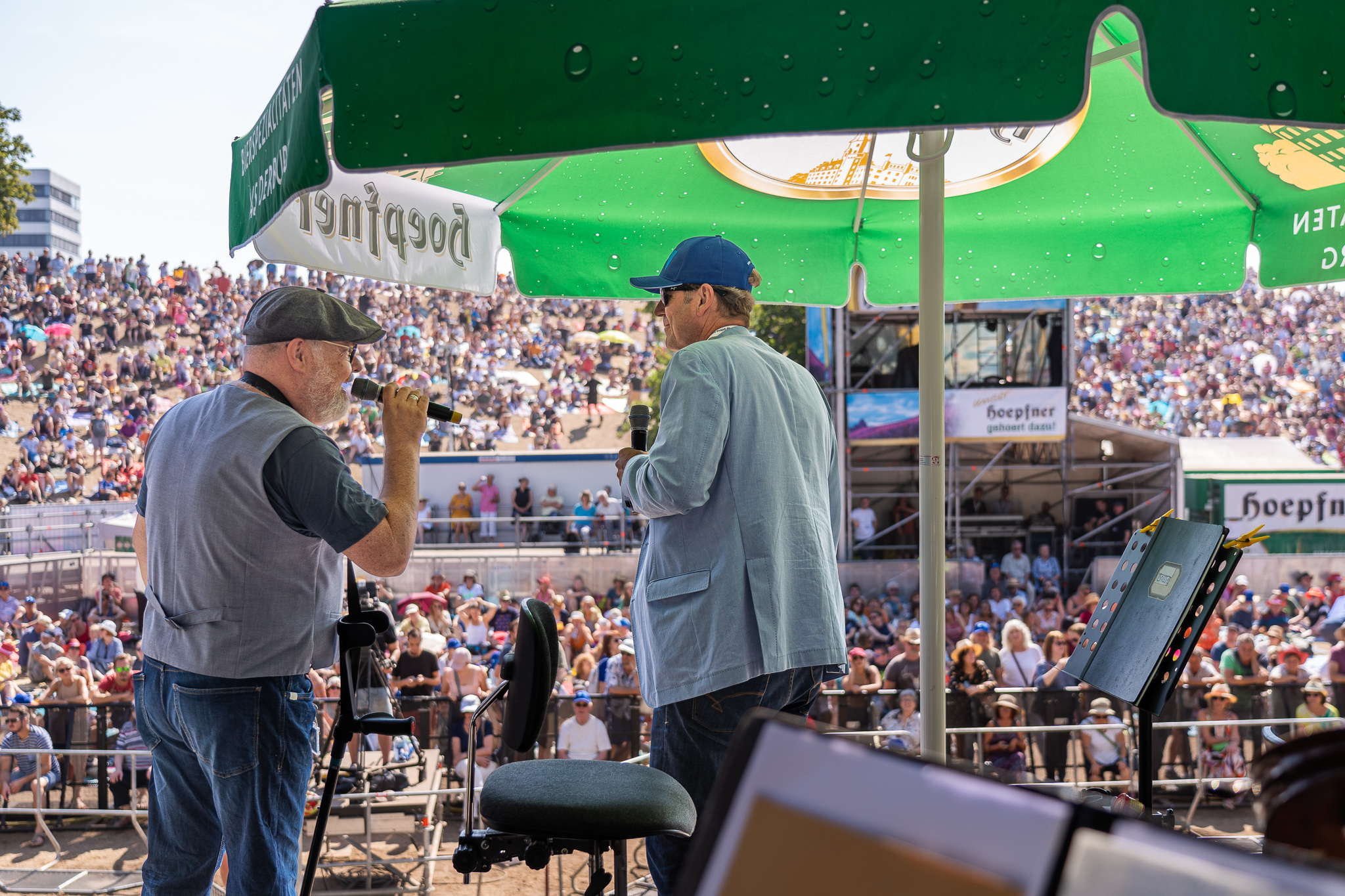 Martin Wacker und MBV-Vorstand Jürgen Dietrich auf der Bühne